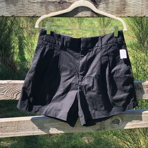 GAP | 10 | Black/Navy High Rise Stretch Pleated Khaki Short NWT